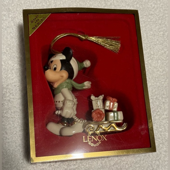 #884 - 2005 Lenox Porcelain China Annual Ornament Mickey...